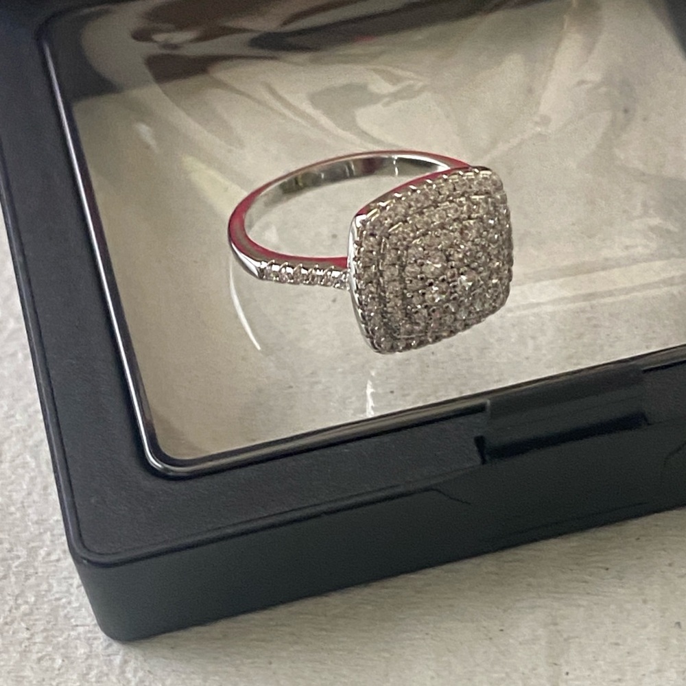 Elegant Silver Diamond Ring